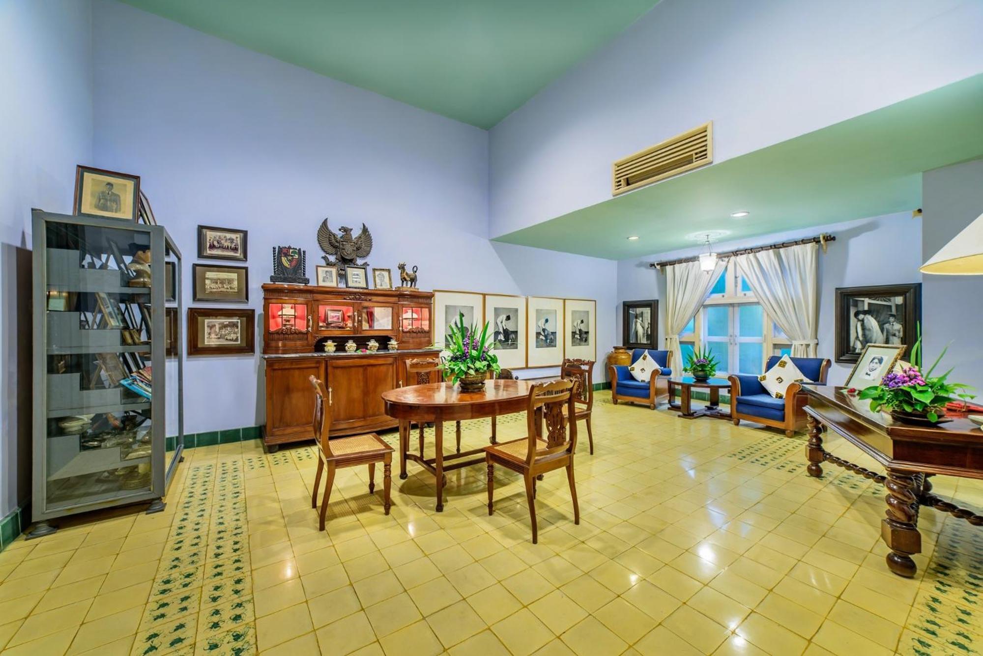 Hotel Tugu Blitar Zewnętrze zdjęcie