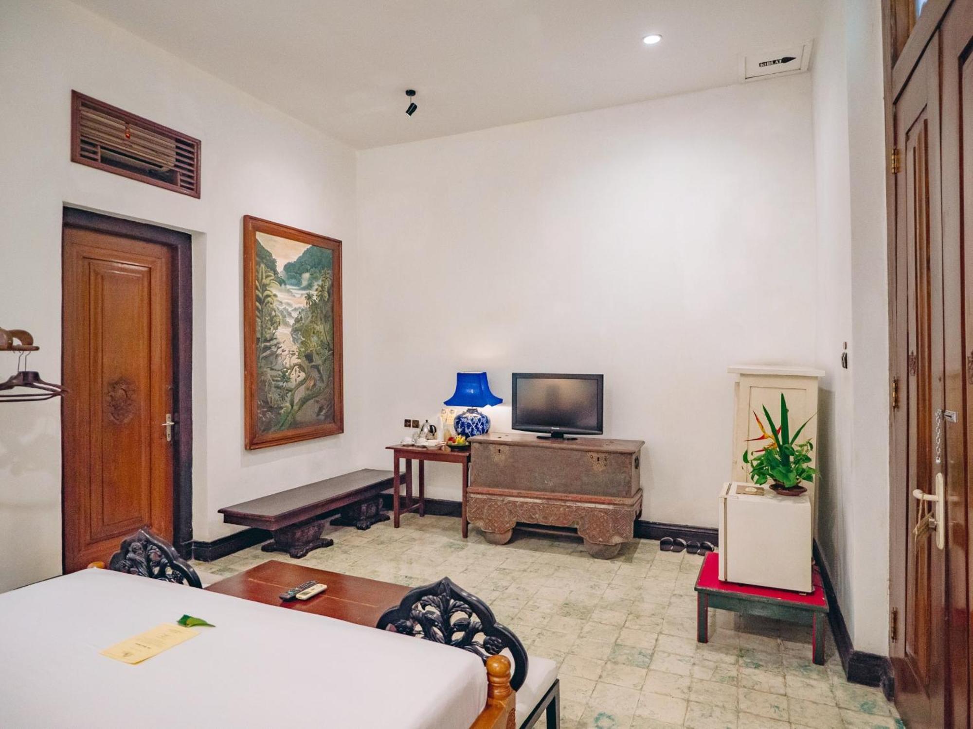 Hotel Tugu Blitar Zewnętrze zdjęcie