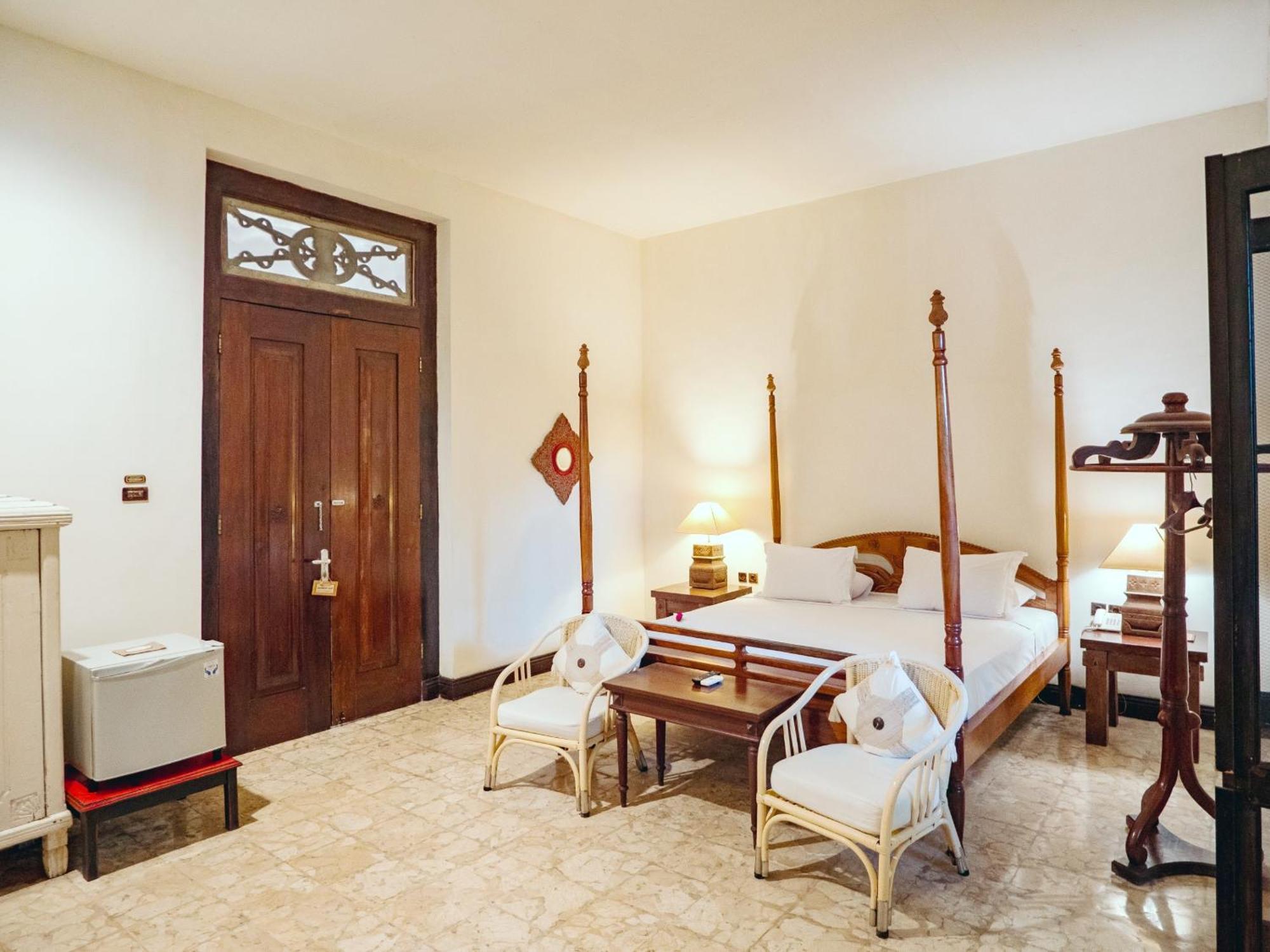 Hotel Tugu Blitar Zewnętrze zdjęcie