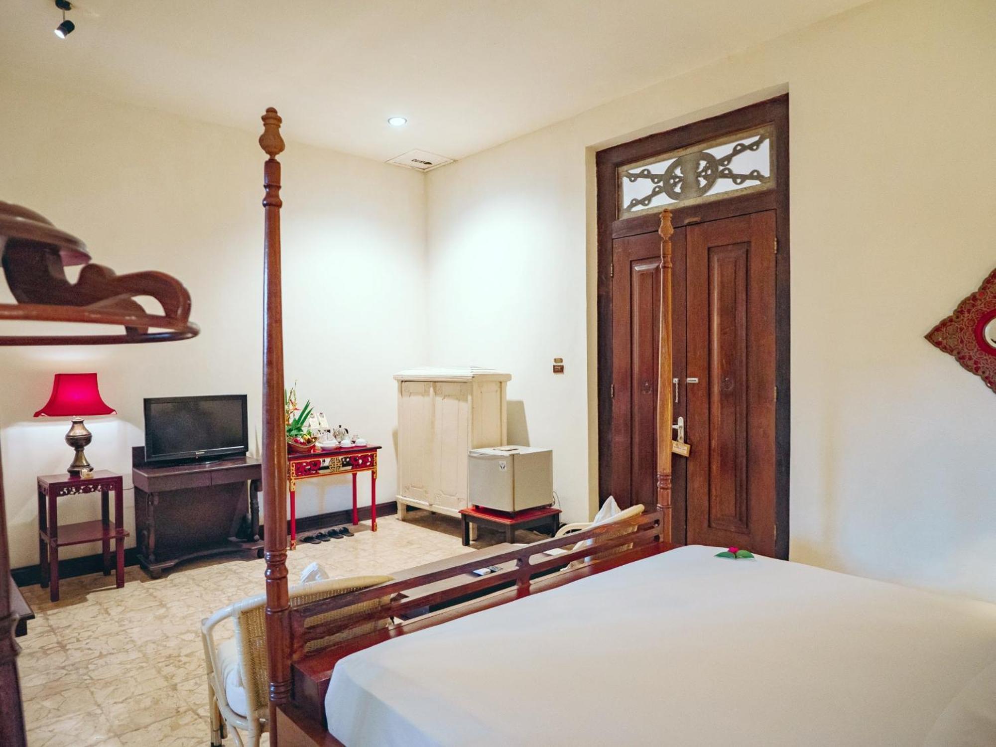 Hotel Tugu Blitar Zewnętrze zdjęcie