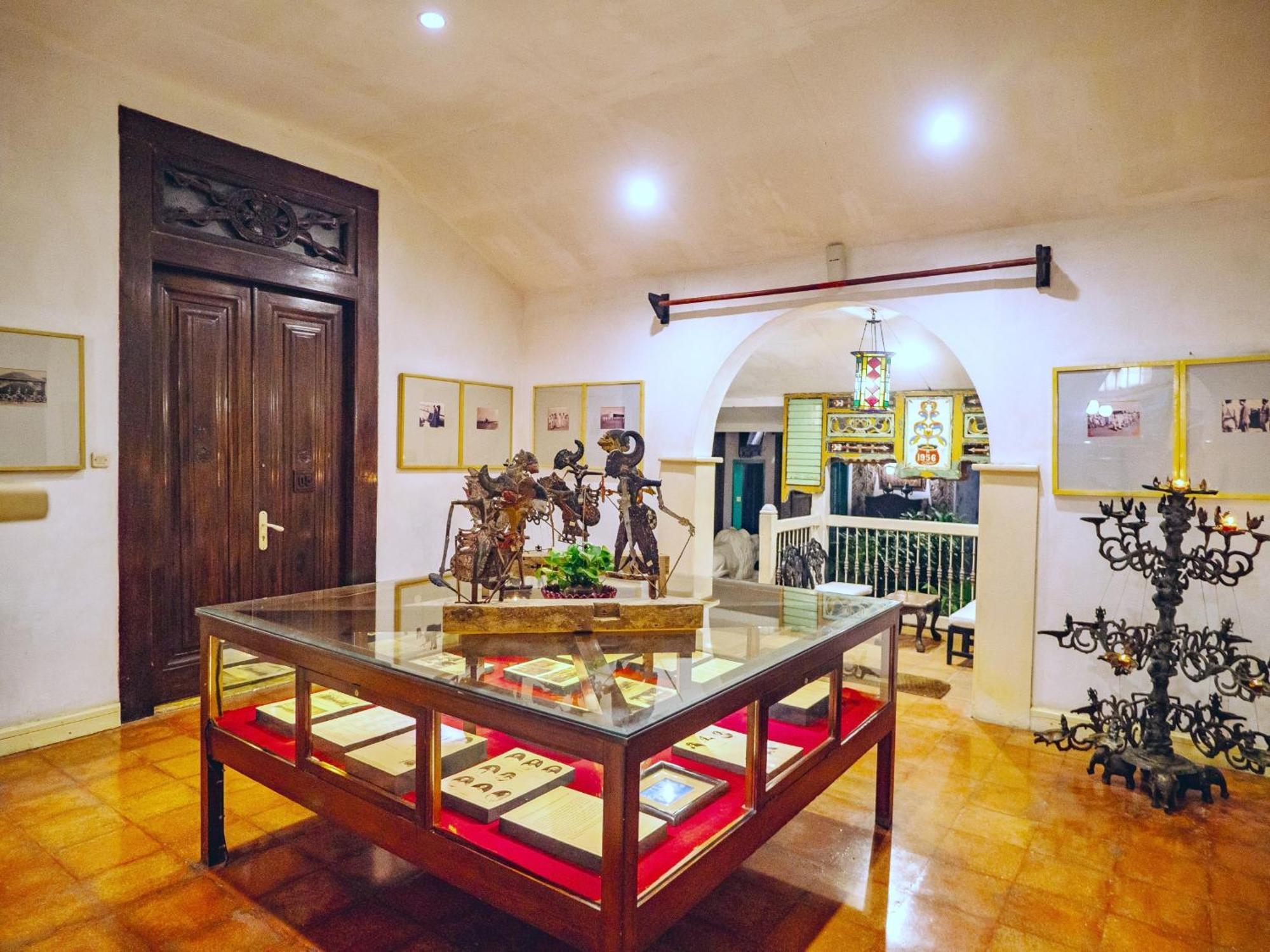 Hotel Tugu Blitar Zewnętrze zdjęcie